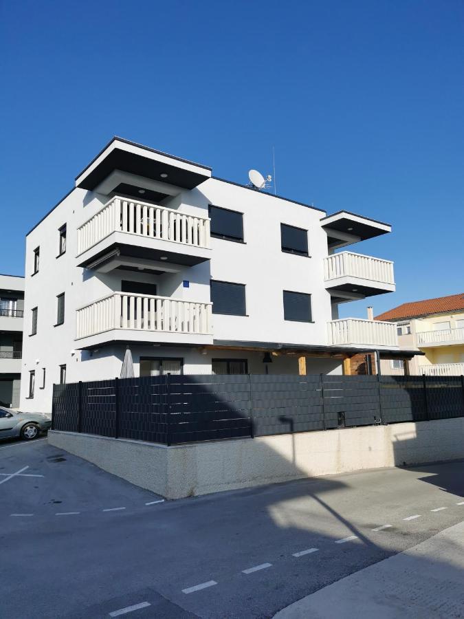 Apartment Misic Trogir Luaran gambar