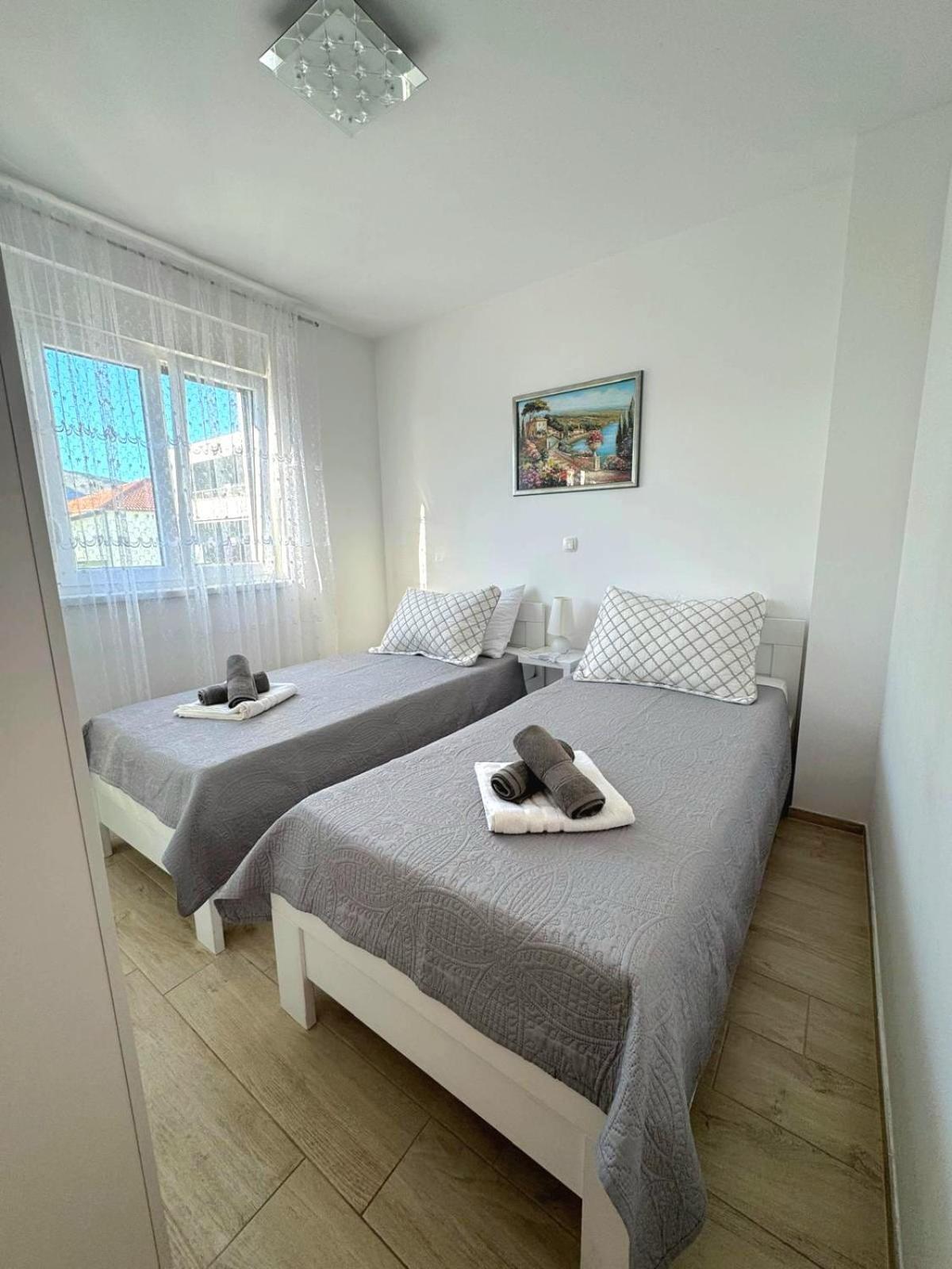 Apartment Misic Trogir Luaran gambar