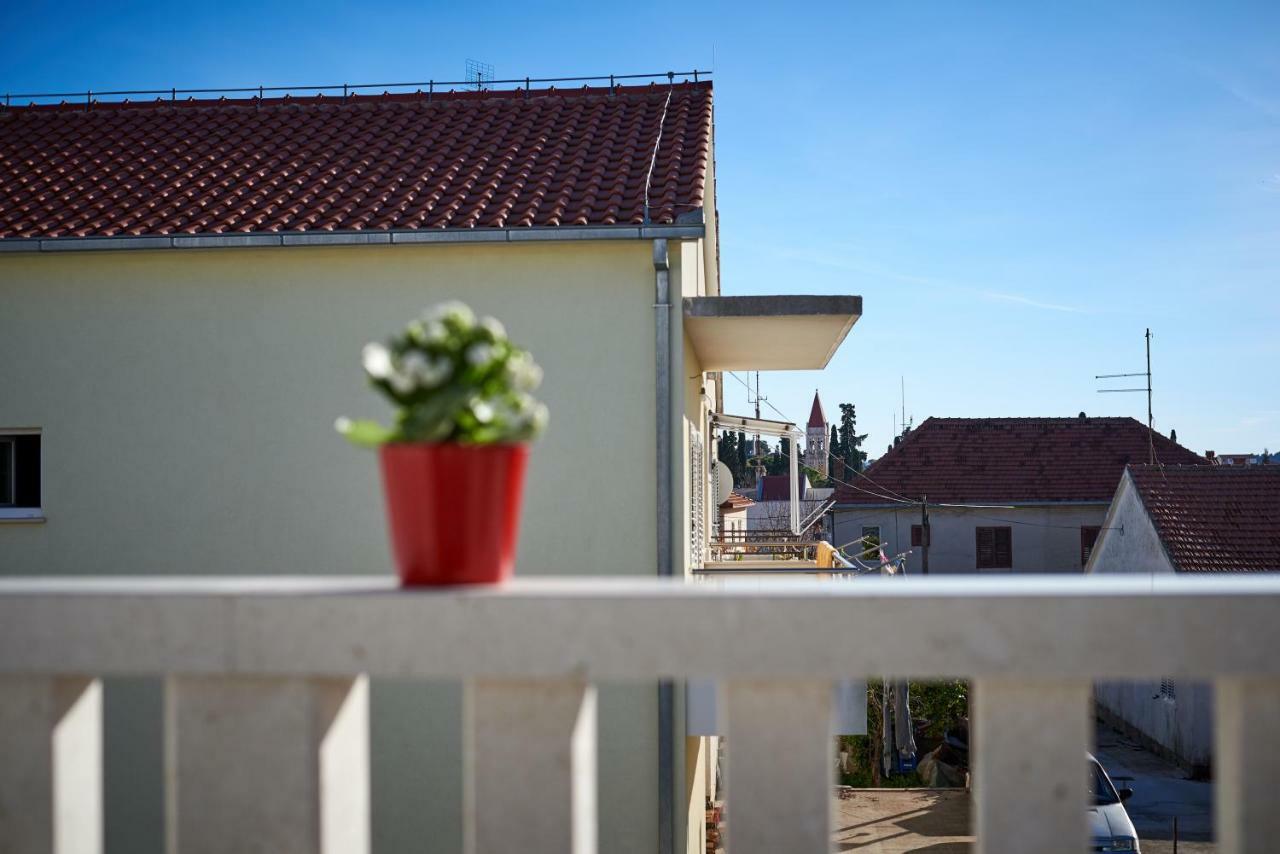 Apartment Misic Trogir Luaran gambar