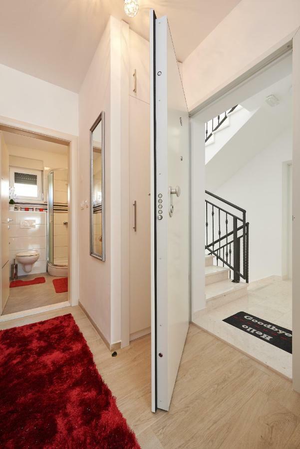 Apartment Misic Trogir Luaran gambar